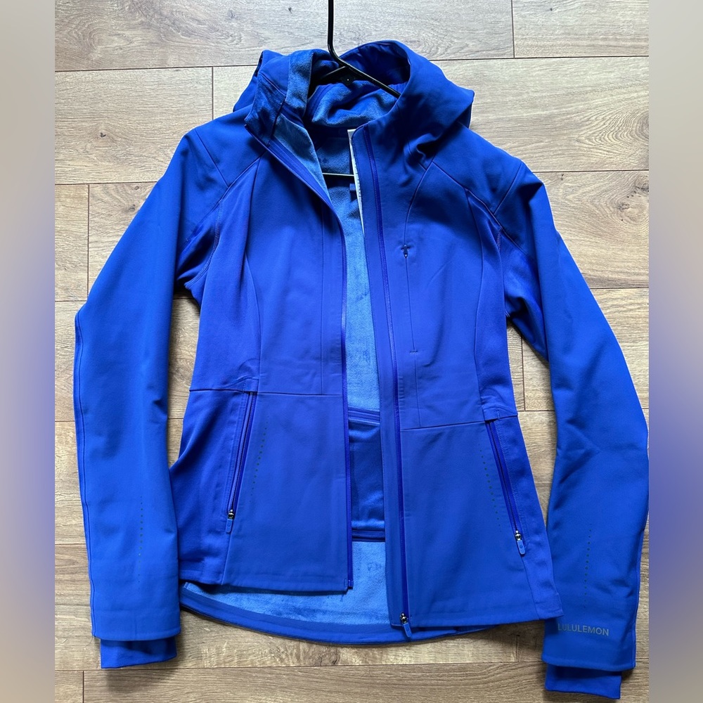 Lululemon cross chill jacket